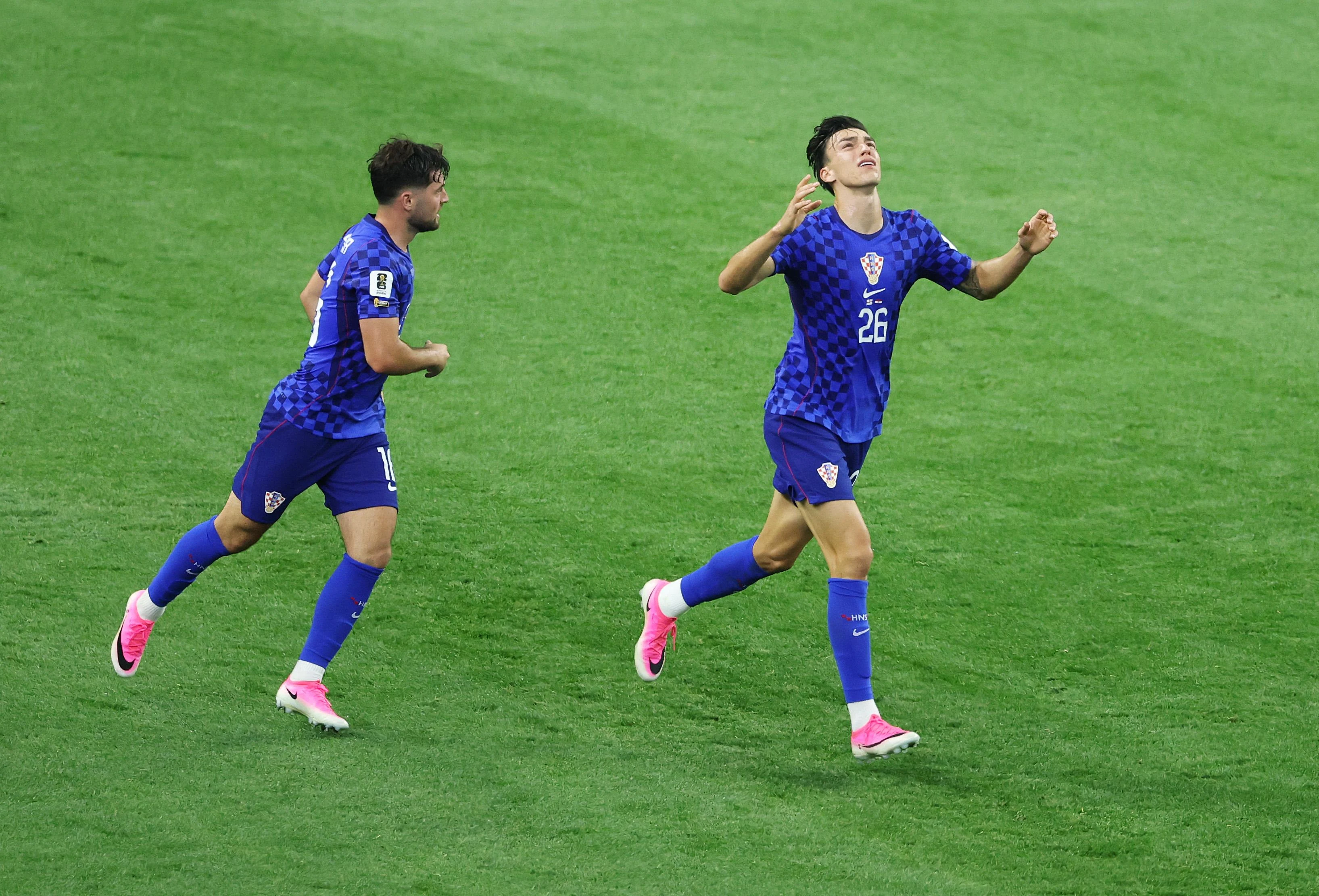 巴西队点球五比四险胜阿根廷队成功晋级世界杯四强