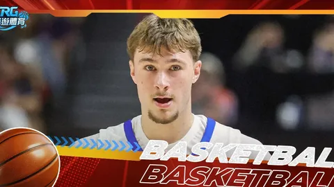 “蛇墩墩”华丽归来！冰墩墩全新形象惊艳登场，央视新闻客户端同步揭晓！