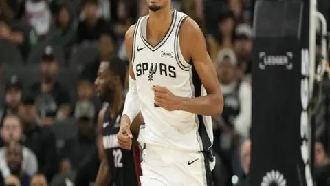 巴薩引援受困，菲利克斯与坎塞洛加盟搁浅，弗里克选人范围拓宽